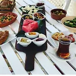 Alaris فندق مبيت وإفطار ألاتشاتي