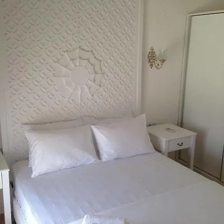 Alaris Bed & Breakfast 3*