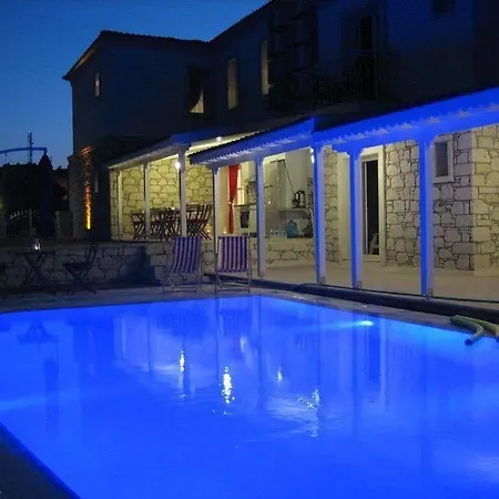 Alaris Bed & Breakfast 3*